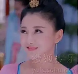  蒋欣李念baby彭于晏明星翻白眼丑照走红网络