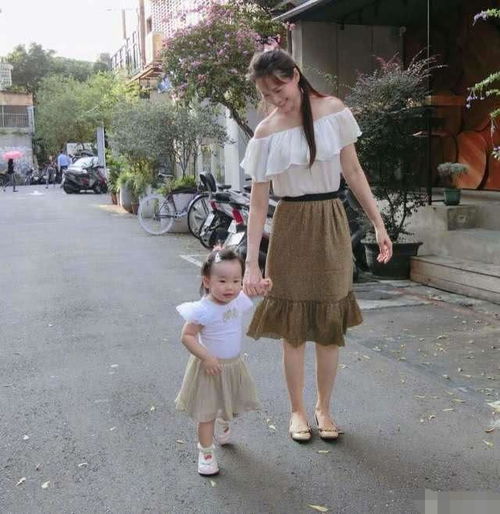  伊能静晒女儿近照,小米粒变活力少女,阳光可爱