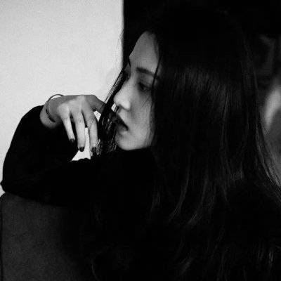 头像女动漫黑白御姐