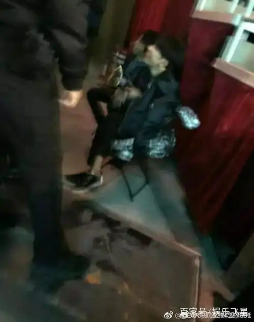  tfboys关系如何让王俊凯易烊千玺看王源生日会时的表情告诉你