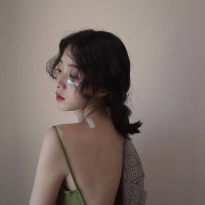 高冷伤感头像女生动漫头