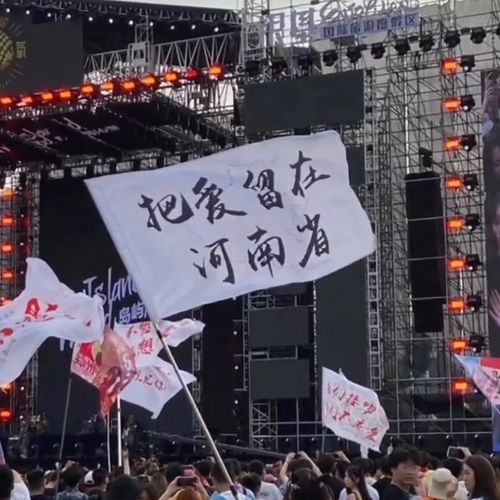  暴雨中的河南有多难,加油把爱留下河南