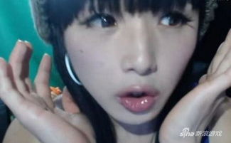 美女主播竟然做这事吓呆众人