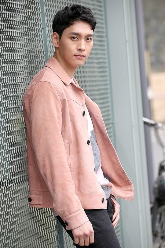  韩国女星朴信惠发文官宣怀孕结婚,将于明年1月22日嫁30岁男星