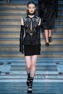  高冷女皇的新衣julienmacdonald2015秋冬女装秀,海报网带你回顾2015秋冬伦敦时装周
