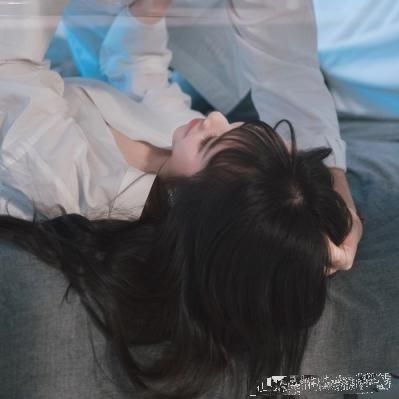  关灯后,对方若总回你3条消息就别撩了,ta对你没感觉