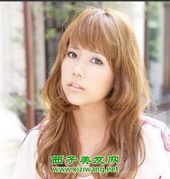  清新可人长发陶瓷烫发型图片