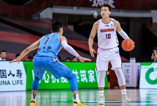  cba半决赛北京险胜广东,杜锋表情沉重,赛后谁注意到林书豪