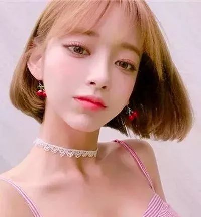 2019年女生头像短发女生