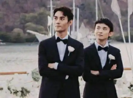 婚礼上抢捧花,女明星一个比一个兴奋,王凯董子健的表情好尴尬