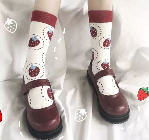  炸裂少女心的草莓季,甜甜的小莔泥萌值得拥有含wbu限定草莓壁纸喔