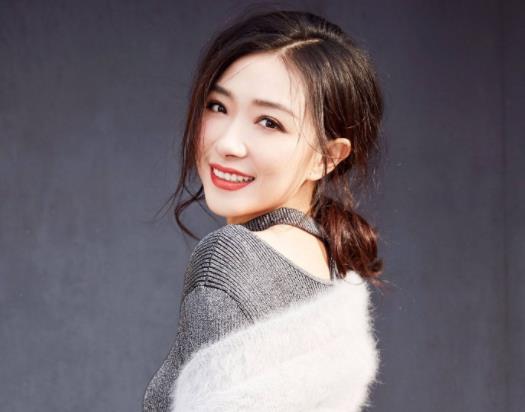  她被网友称赞为娱乐圈最干净的女星,今奔四的年龄依旧美若少女