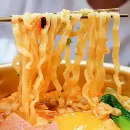  吃遍全球网红泡面,这店走红银川
