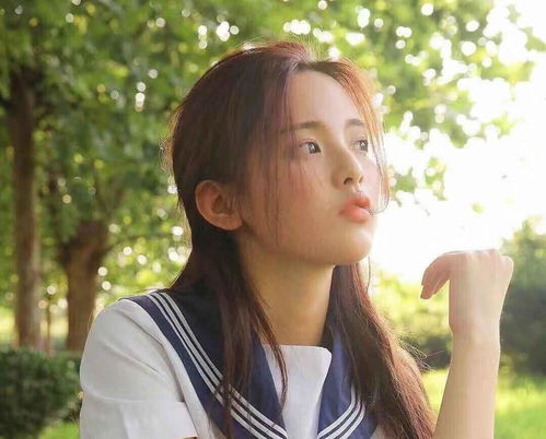  杨超越机场私服,初秋西装外套这么穿,少女感溢出屏幕