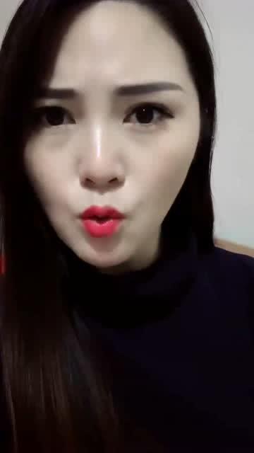  生气的时候不能跟我嬉皮笑脸