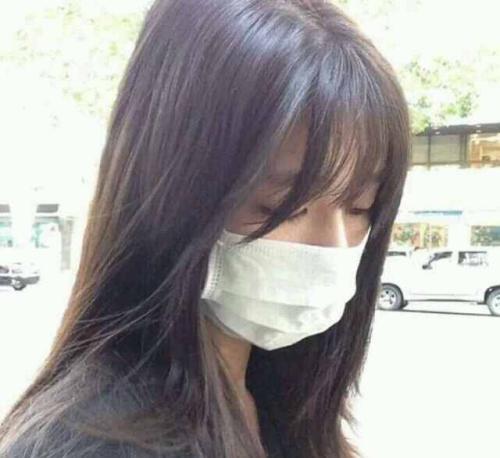  为何现在的女生都愿意戴口罩出门了是跟风还是其他原因