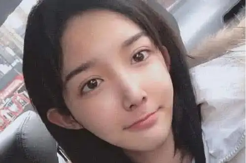  网红离开美颜滤镜后会怎样卢本伟返祖,冯提莫辣眼,看到莉哥笑出猪叫