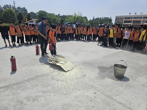  商丘市示范区平台小学开展消防演练学习活动