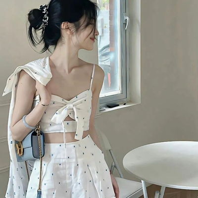 女生头像氛围感模糊衬衫
