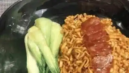  吃泡面也讲究精致,看了韩国人的吃法,网友没有对比就没有伤害
