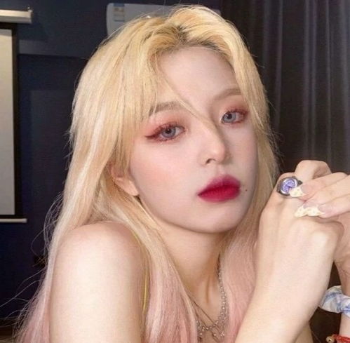 浪漫温柔的头像女生