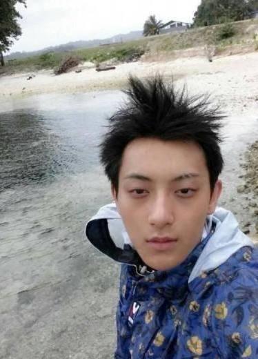  男神罕见素颜大盘点,不化妆看出鹿晗与胡歌的差距
