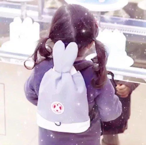  情侣头像单向的奔赴永远毫无意义