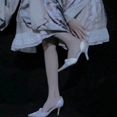  半身头像女生不露头下半身照片头像女