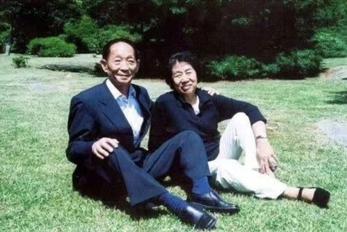  看了82岁的袁隆平夫人,我顿悟了婚姻最好的模样