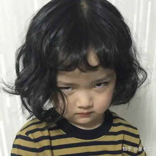  朋友圈里经常出现的可爱的小女孩表情包叫什么表情包