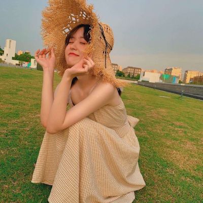  超奈斯超温柔的女生头像