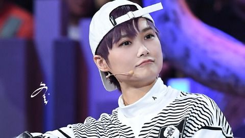  2013.07.15快男四大评委吐槽大会李宇春卖萌表情无辜