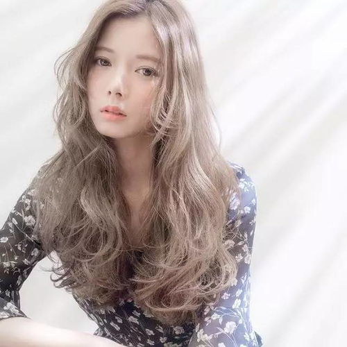  头发烫成这样也太好看了吧简直能美一整个秋冬啊