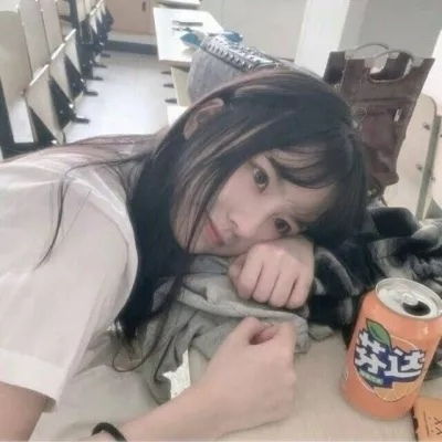  奶溶奶奶的可爱女生头像月亮坠女生头像我要个性网