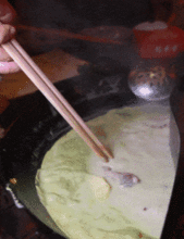 逆天网红奶茶锅空降郴州,火锅底料一吸到底