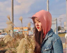  赵露思自创珍珠发夹的新戴法,00后女生都在模仿,还火遍抖音