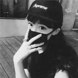  酷酷的女生头像黑白图片大全我常常和我的孤独翻脸