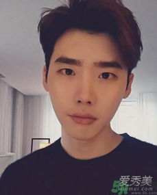  李钟硕发型是什么姜哲发型是什么