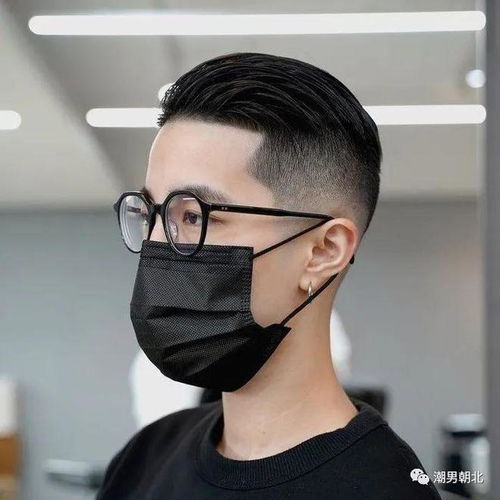  男生两边铲光发型干净帅气,2025年就剪这3款,潮流又有范