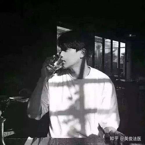 失恋头像男生伤感绝望崩