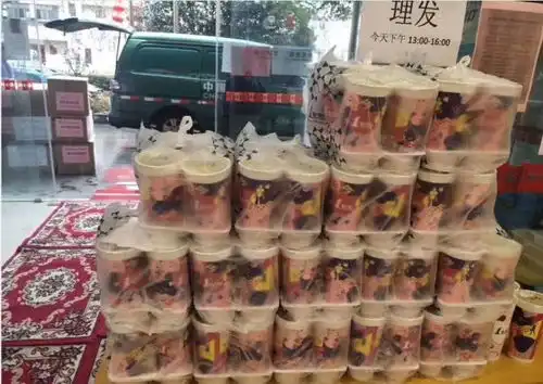  马云再现表情包兑现火锅之约却被韩红张国立逼吃辣,表情太陶醉