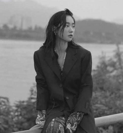  红人馆这个单眼皮女生,见证了宋仲基的又一个颜值巅峰