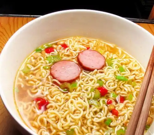 泡面的危害表情包吃泡面