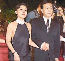  图揭男女明星暧昧瞬间情谊不是情人胜似情人