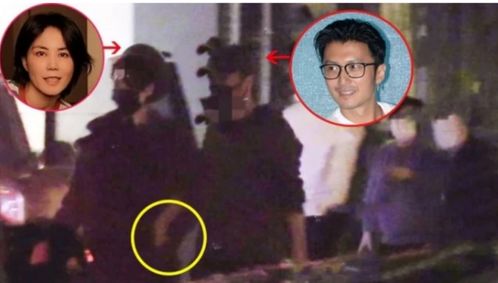  52岁王菲携李嫣聚会,身材高挑气质胜女儿,蹲地玩手机无偶像包袱
