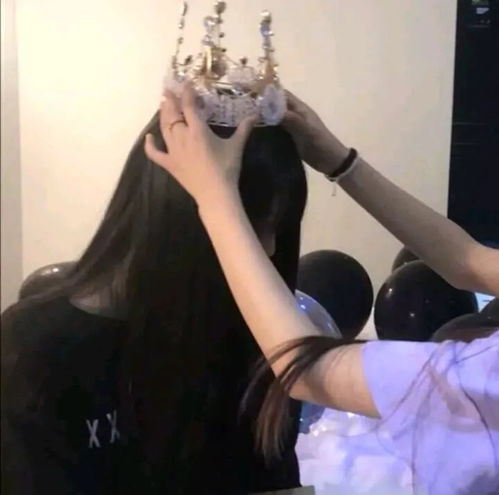  真人闺蜜头像晴烟漠漠柳毵毵,不那离情酒半酣