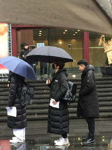  组图灵超上戏艺考生图曝光戴口罩低调现身难掩帅气
