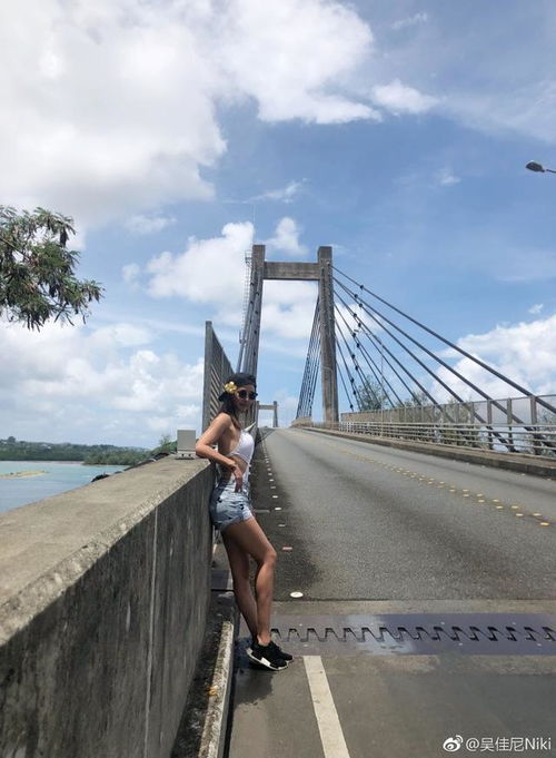  马景涛前妻吴佳尼穿泳衣秀火辣身材离婚后的她自由自在