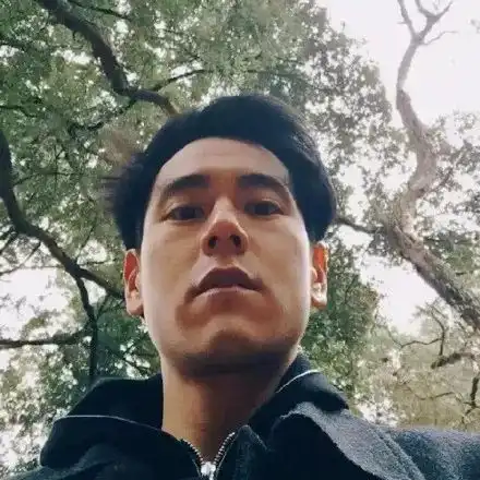  男明星喜爱的迷之自拍角度