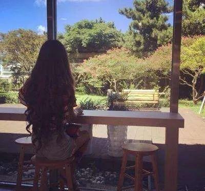  在你面前哭的女生,是真的很爱你